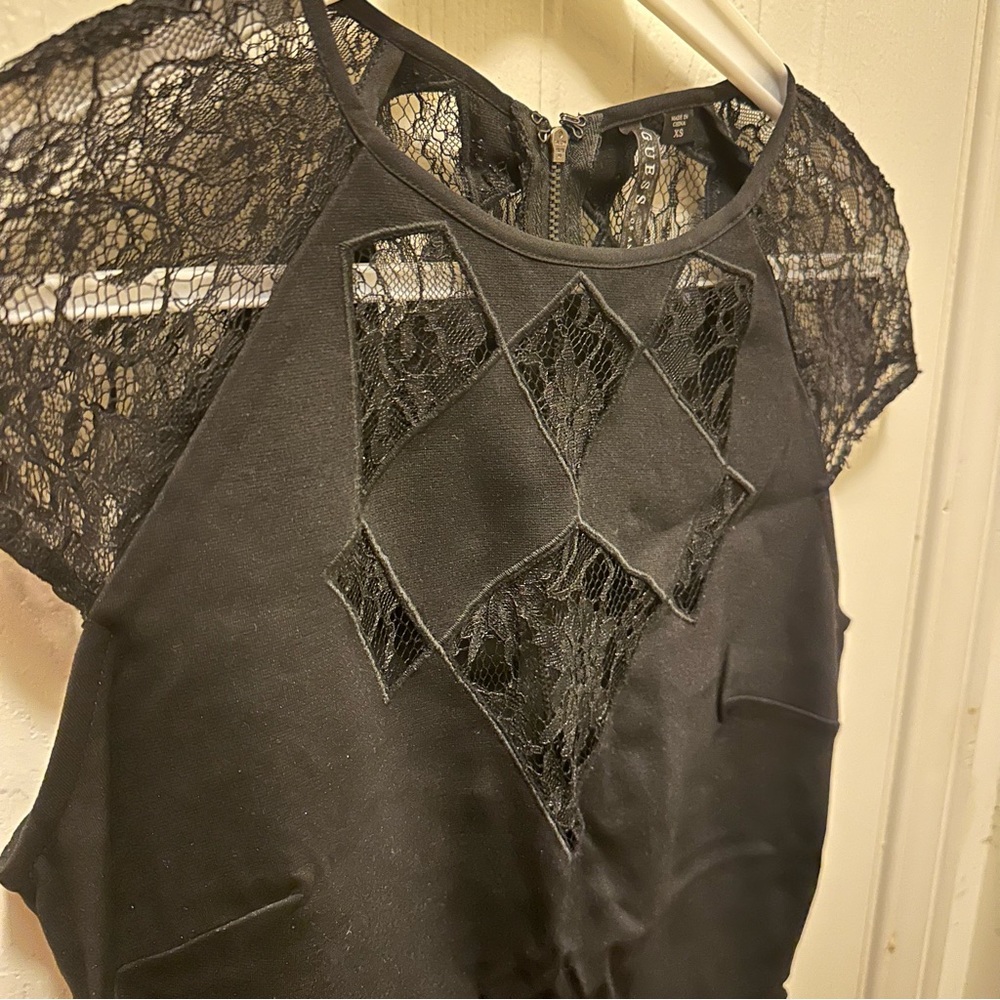 GUESS BLACK LACE PEPLUM TOP - Picture 2 of 5